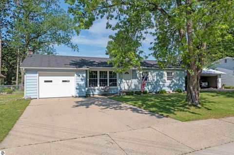 Tiny photo for 425 Leeson Avenue, Cadillac, MI 49601 (MLS # 1947574)