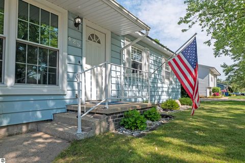 Tiny photo for 425 Leeson Avenue, Cadillac, MI 49601 (MLS # 1947574)