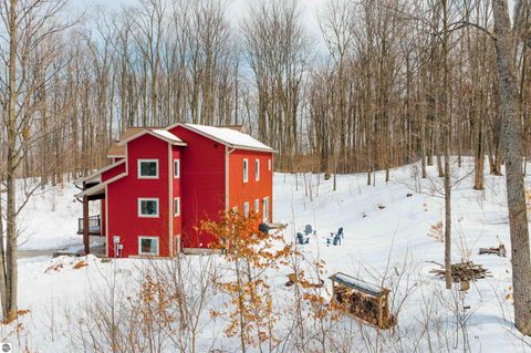 Tiny photo for 642 Napolean Way, Traverse City, MI 49696 (MLS # 1943169)