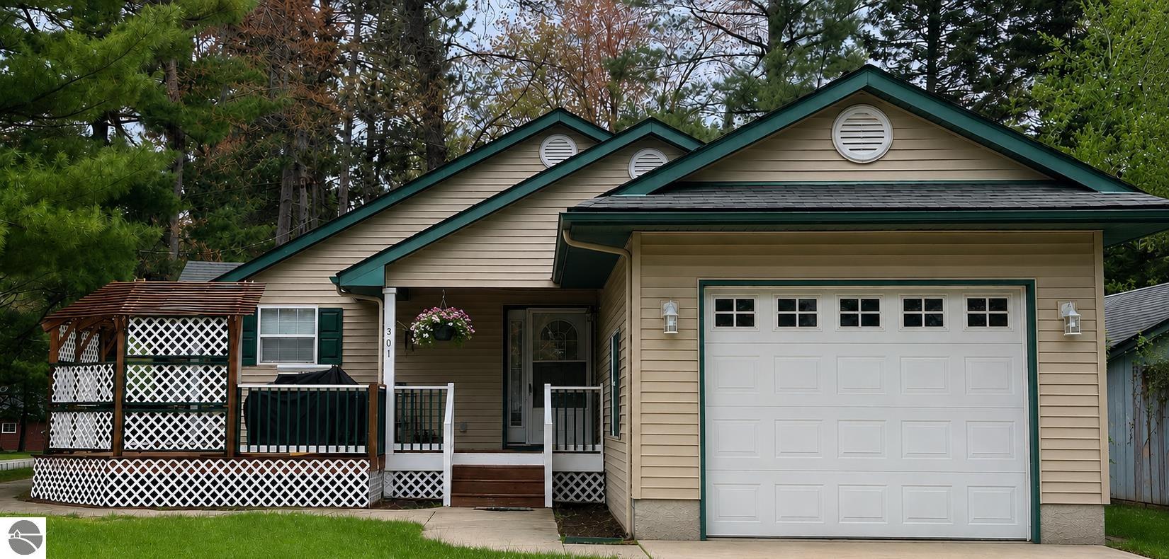 Photo 1 of 23 — 301 S 6th Street, Roscommon, MI 48653