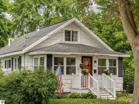 Tiny photo for 123 Powers Street, Cadillac, MI 49601 (MLS # 1950284)