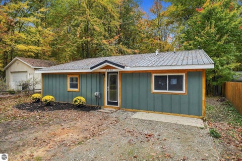 Tiny photo for 8530 W Sapphire Avenue, Lake City, MI 49651 (MLS # 1951671)