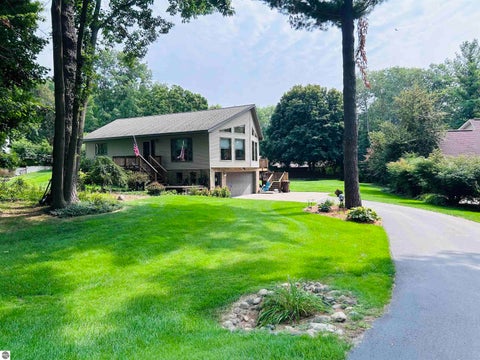 Tiny photo for 465 Saint Andrews Drive, Gladwin, MI 48624 (MLS # 1949975)
