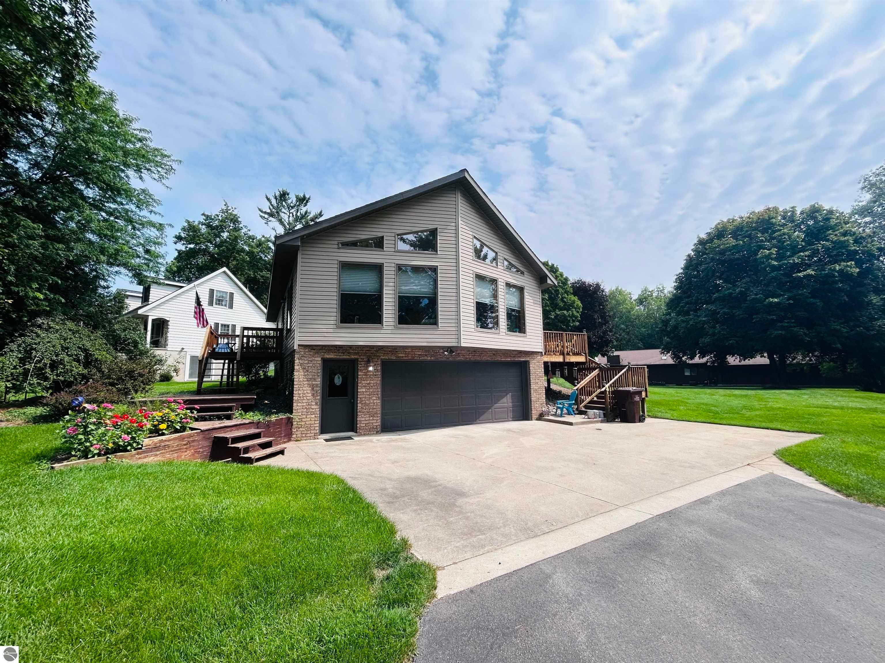 465 Saint Andrews Drive - Photo 2