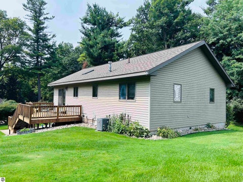 Tiny photo for 465 Saint Andrews Drive, Gladwin, MI 48624 (MLS # 1949975)