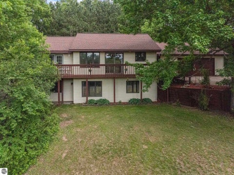 Photo of 804 Arbutus Drive, Cadillac, MI 49601 (MLS # 1946852)
