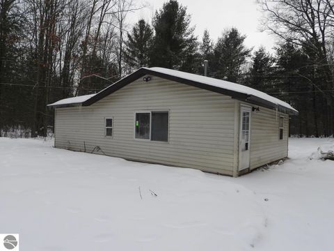 Photo of 13788 Brethren Heights Road, Brethren, MI 49619 (MLS # 1941840)
