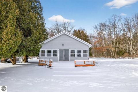 Photo of 1647 N Huron Road, Tawas City, MI 48763 (MLS # 1942337)