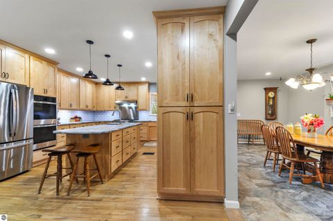 Tiny photo for 9901 S 41 Road, Cadillac, MI 49601 (MLS # 1945142)