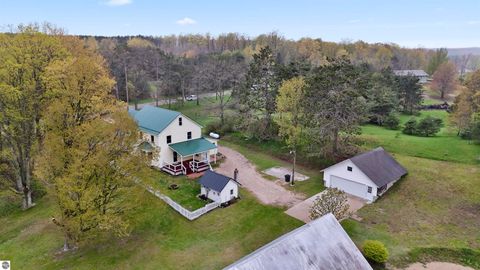 Tiny photo for 9901 S 41 Road, Cadillac, MI 49601 (MLS # 1945142)