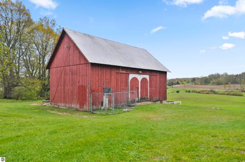Tiny photo for 9901 S 41 Road, Cadillac, MI 49601 (MLS # 1945142)
