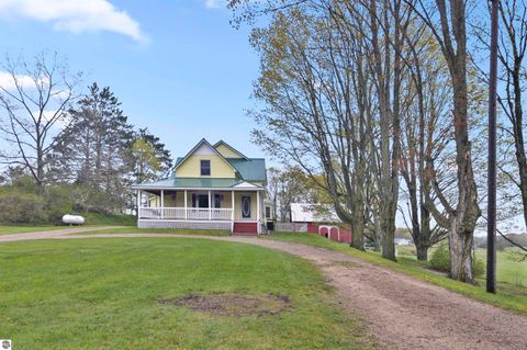 Tiny photo for 9901 S 41 Road, Cadillac, MI 49601 (MLS # 1945142)
