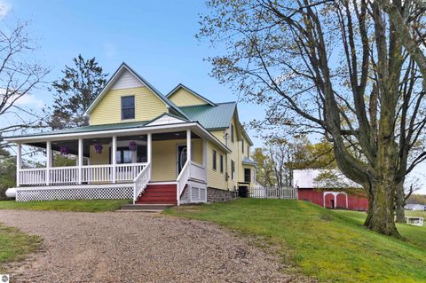 Tiny photo for 9901 S 41 Road, Cadillac, MI 49601 (MLS # 1945142)