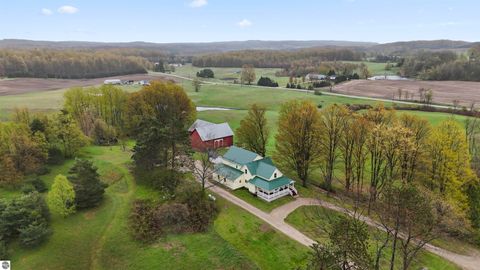 Tiny photo for 9901 S 41 Road, Cadillac, MI 49601 (MLS # 1945142)