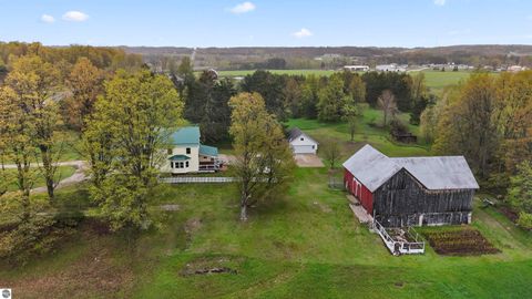 Tiny photo for 9901 S 41 Road, Cadillac, MI 49601 (MLS # 1945142)