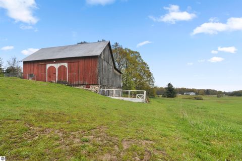 Tiny photo for 9901 S 41 Road, Cadillac, MI 49601 (MLS # 1945142)