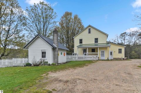 Tiny photo for 9901 S 41 Road, Cadillac, MI 49601 (MLS # 1945142)
