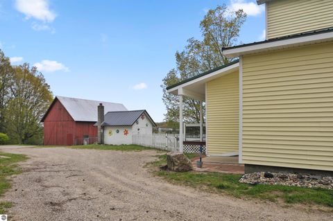 Tiny photo for 9901 S 41 Road, Cadillac, MI 49601 (MLS # 1945142)