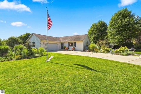 Photo of 7220 S Jamie Drive, McBain, MI 49657 (MLS # 1949989)