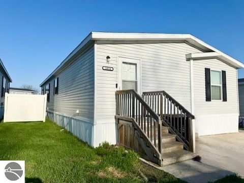 Photo of 1014 Union, Mt Pleasant, MI 48858 (MLS # 1944337)