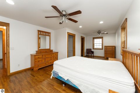 Tiny photo for 632 E Michigan Street, Farwell, MI 48622 (MLS # 1942777)