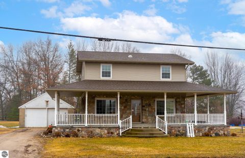 Photo of 632 E Michigan Street, Farwell, MI 48622 (MLS # 1942777)