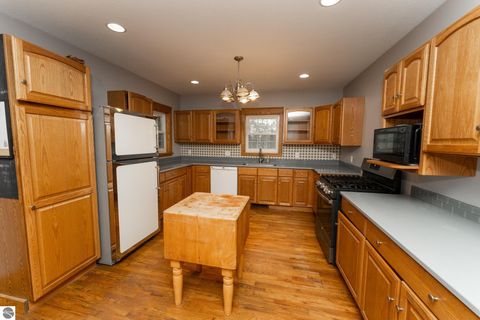 Tiny photo for 632 E Michigan Street, Farwell, MI 48622 (MLS # 1942777)