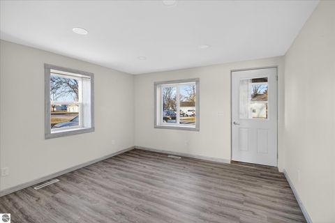 Tiny photo for 711 Rockingham Avenue, Alma, MI 48801 (MLS # 1942860)