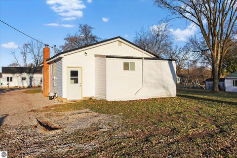 Tiny photo for 711 Rockingham Avenue, Alma, MI 48801 (MLS # 1942860)