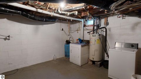 Tiny photo for 724 Lynn Drive, Roscommon, MI 48653 (MLS # 1944162)