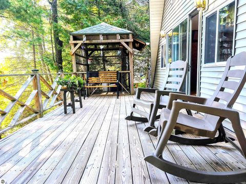 Tiny photo for 724 Lynn Drive, Roscommon, MI 48653 (MLS # 1944162)