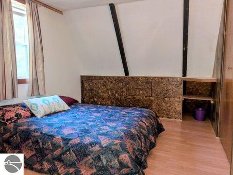 Tiny photo for 724 Lynn Drive, Roscommon, MI 48653 (MLS # 1944162)