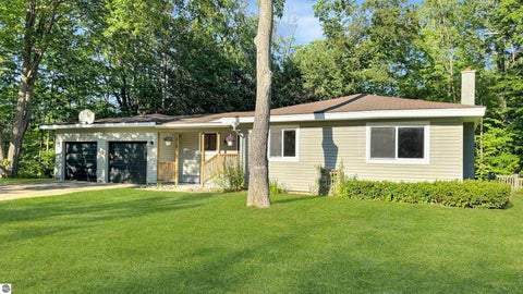 Tiny photo for 226 Seneca Place, Cadillac, MI 49601 (MLS # 1948116)
