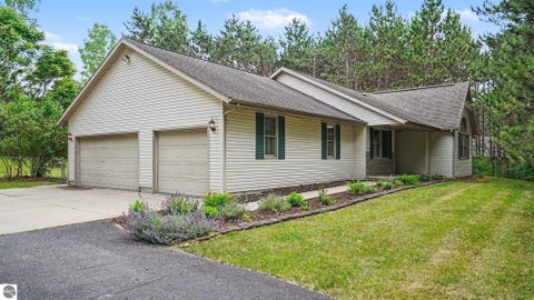 Tiny photo for 2107 W Kelly Drive, Mt Pleasant, MI 48858 (MLS # 1947206)