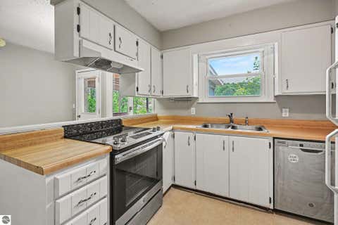 Tiny photo for 3480 E Long Lake Road, Traverse City, MI 49685 (MLS # 1949145)