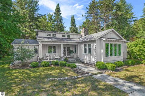 Tiny photo for 372 S Shore DR, Suttons Bay, MI 49682 (MLS # 1948775)
