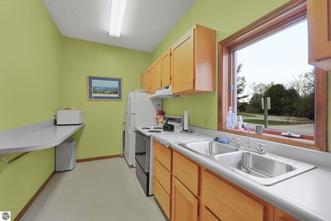 Tiny photo for 2130 E Hammond Place #82, Traverse City, MI 49686 (MLS # 1944925)
