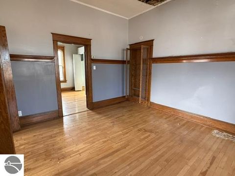 Tiny photo for 319 E Nelson Street, Cadillac, MI 49601 (MLS # 1941308)