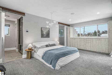 Tiny photo for 124 N Oak Street, Traverse City, MI 49684 (MLS # 1941483)