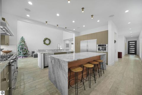 Tiny photo for 124 N Oak Street, Traverse City, MI 49684 (MLS # 1941483)