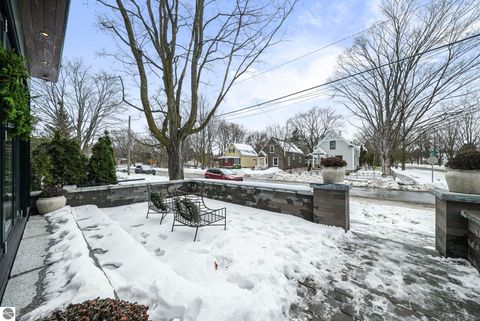 Tiny photo for 124 N Oak Street, Traverse City, MI 49684 (MLS # 1941483)