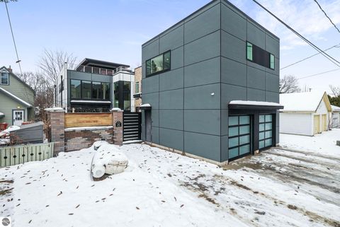 Tiny photo for 124 N Oak Street, Traverse City, MI 49684 (MLS # 1941483)