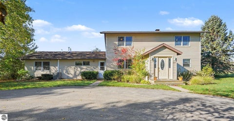 Photo of 1009 Channel Drive, Lake Isabella, MI 48893 (MLS # 1951767)