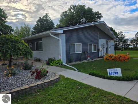 Tiny photo for 1417 E Weidman Road, Rosebush, MI 48878 (MLS # 1947020)
