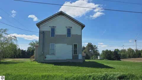 Tiny photo for 2989 N Vandecar Road, Mt Pleasant, MI 48858 (MLS # 1945474)