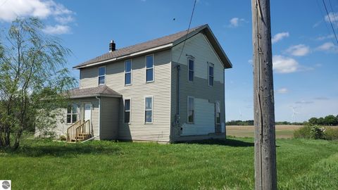 Tiny photo for 2989 N Vandecar Road, Mt Pleasant, MI 48858 (MLS # 1945474)