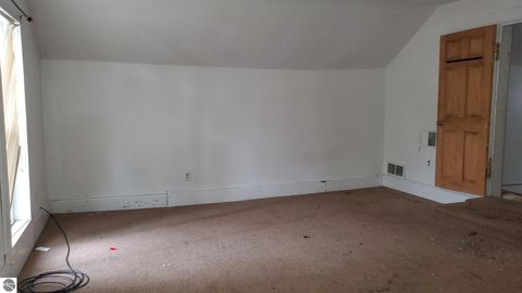 Tiny photo for 5500 85th Avenue, Evart, MI 49631 (MLS # 1943873)