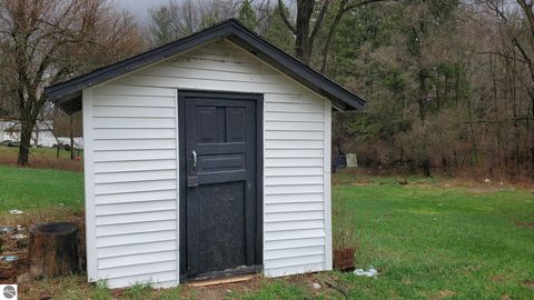 Tiny photo for 5500 85th Avenue, Evart, MI 49631 (MLS # 1943873)