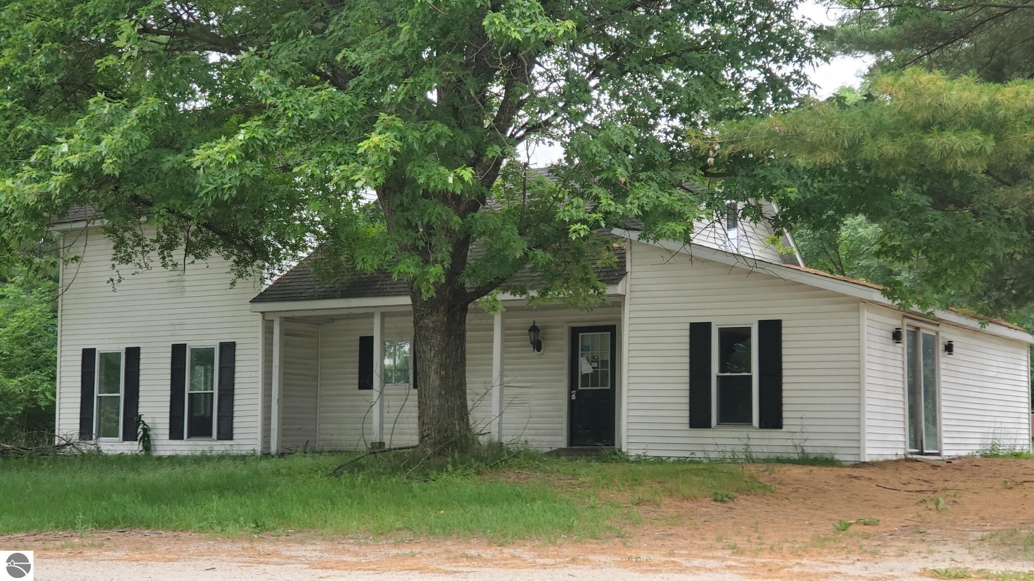 Photo 1 of 54 — 5500 85th Avenue, Evart, MI 49631