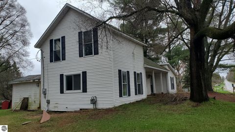 Tiny photo for 5500 85th Avenue, Evart, MI 49631 (MLS # 1943873)